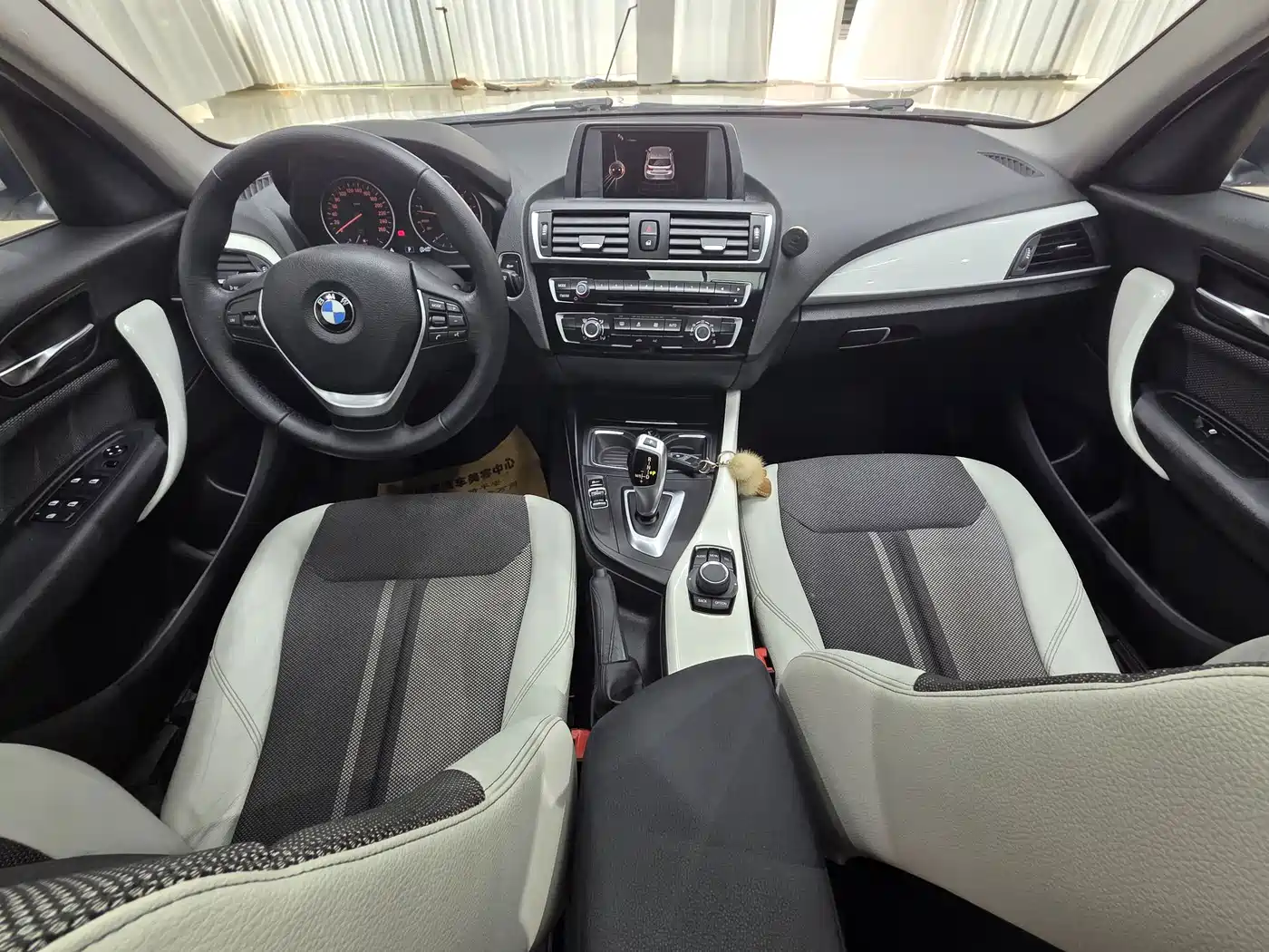 BMW 1 Series (Import) 2015 118i Urban Design Package фото 8