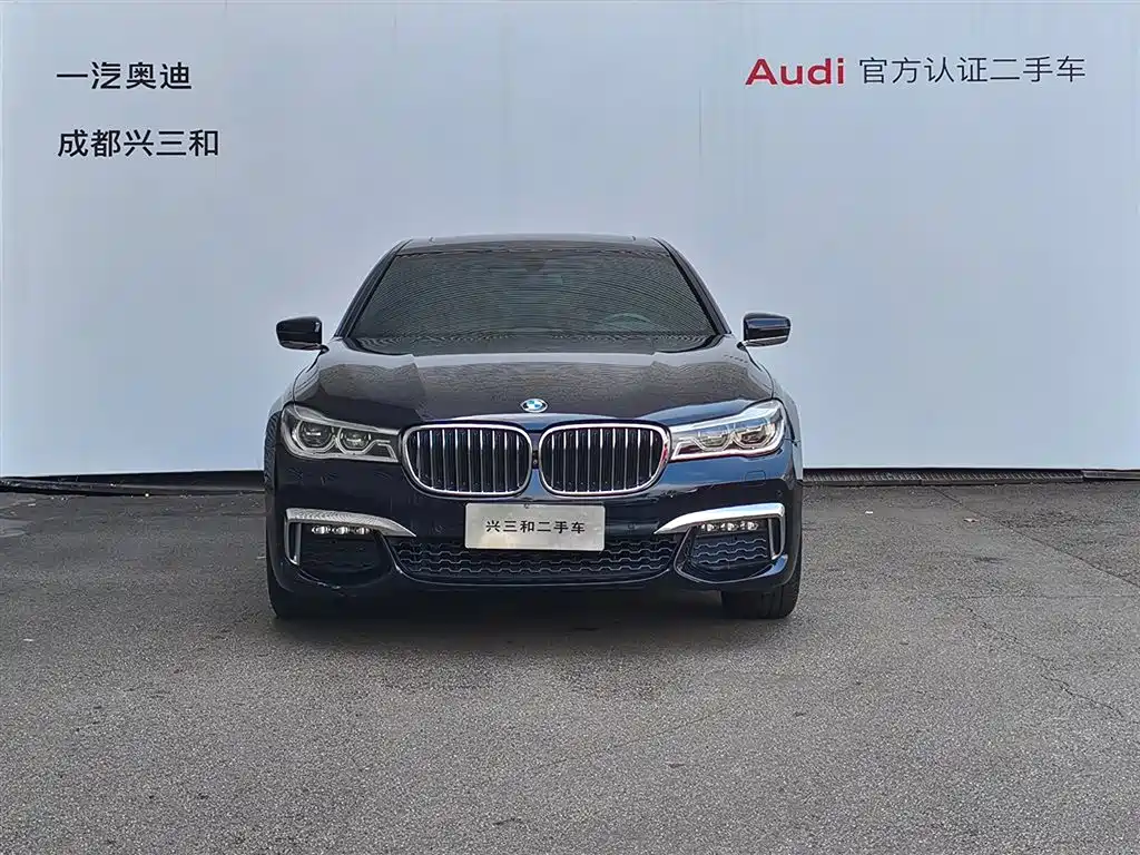 BMW 7 Series 2016 740Li Leading Edition фото 3