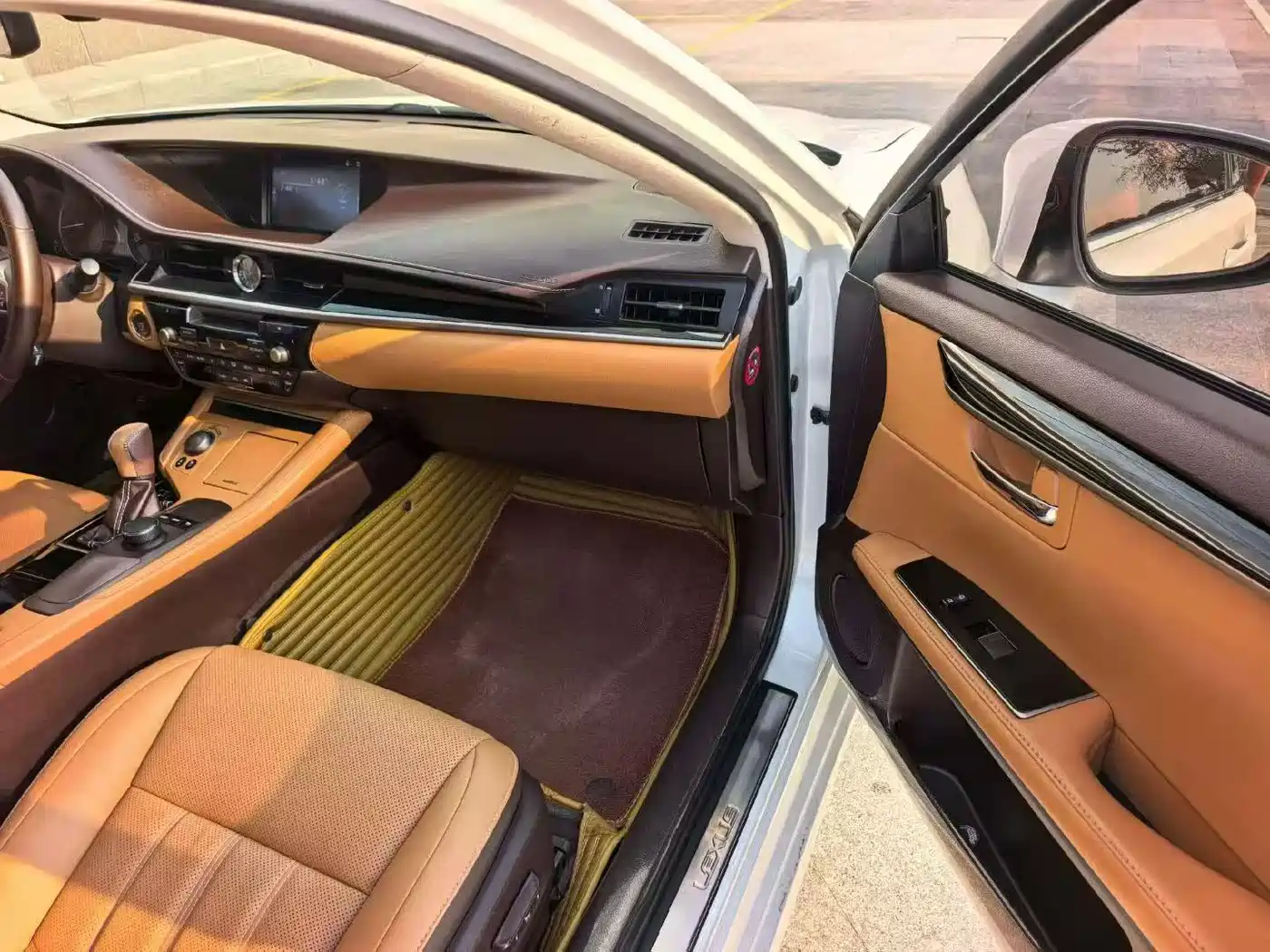 Lexus ES 2015 200 Elite Edition фото 9