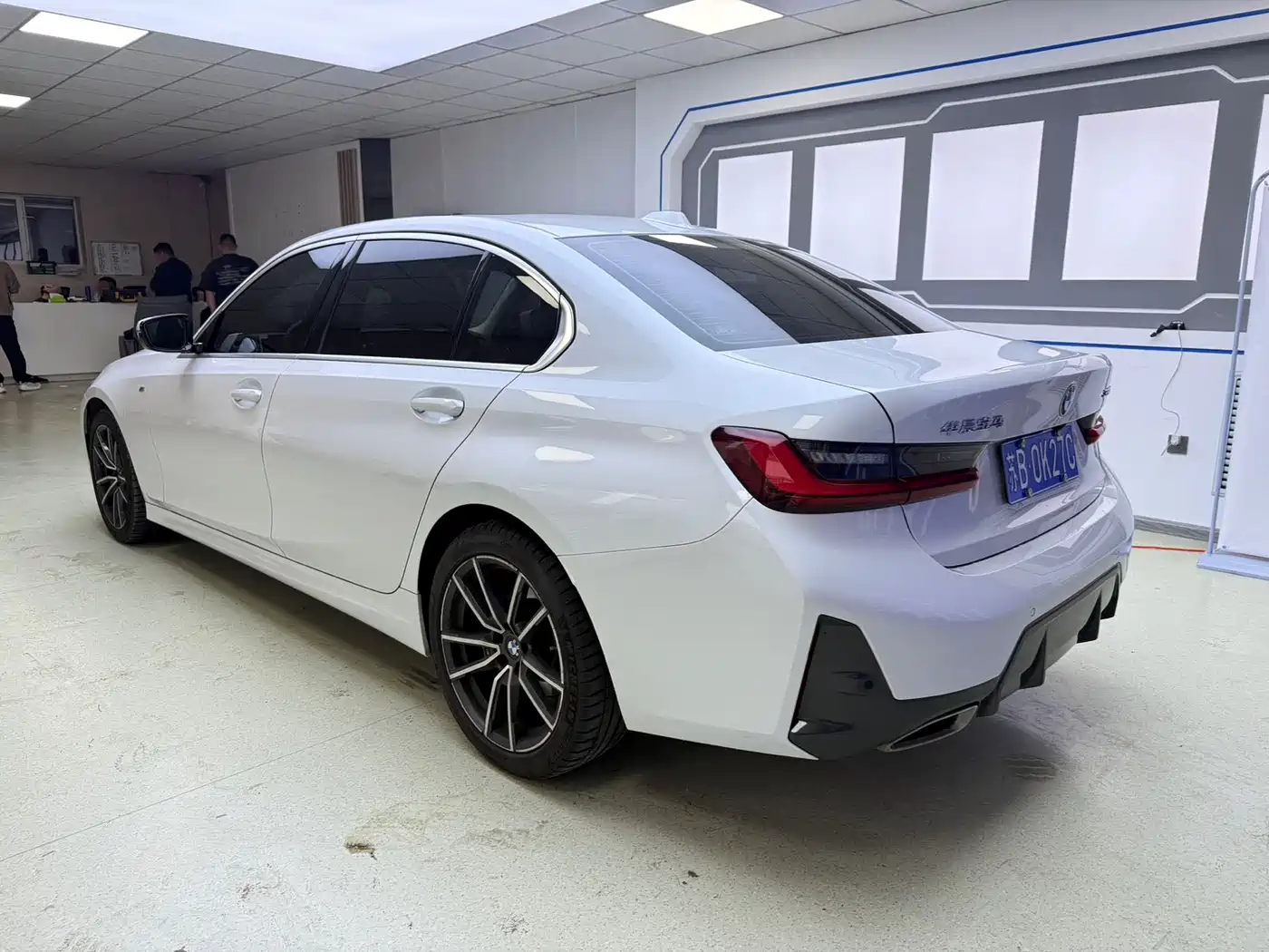BMW 3 Series 2023 320Li M Sport Package фото 4