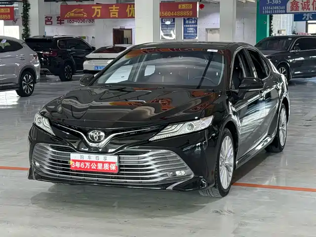 TOYOTA CAMRY