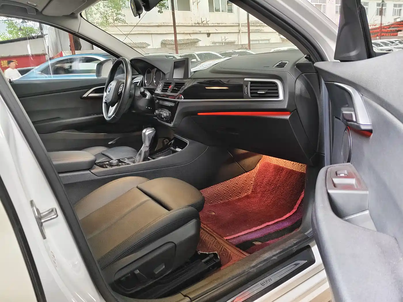 BMW 1 Series 2018 118i Sport Edition фото 6