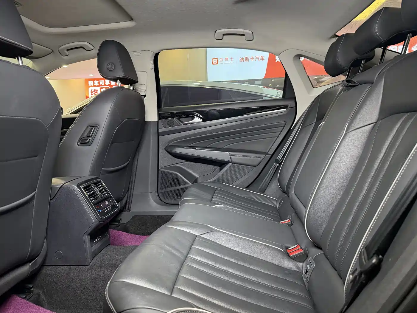 Volkswagen Passat 2023 280TSI Elite Edition фото 12