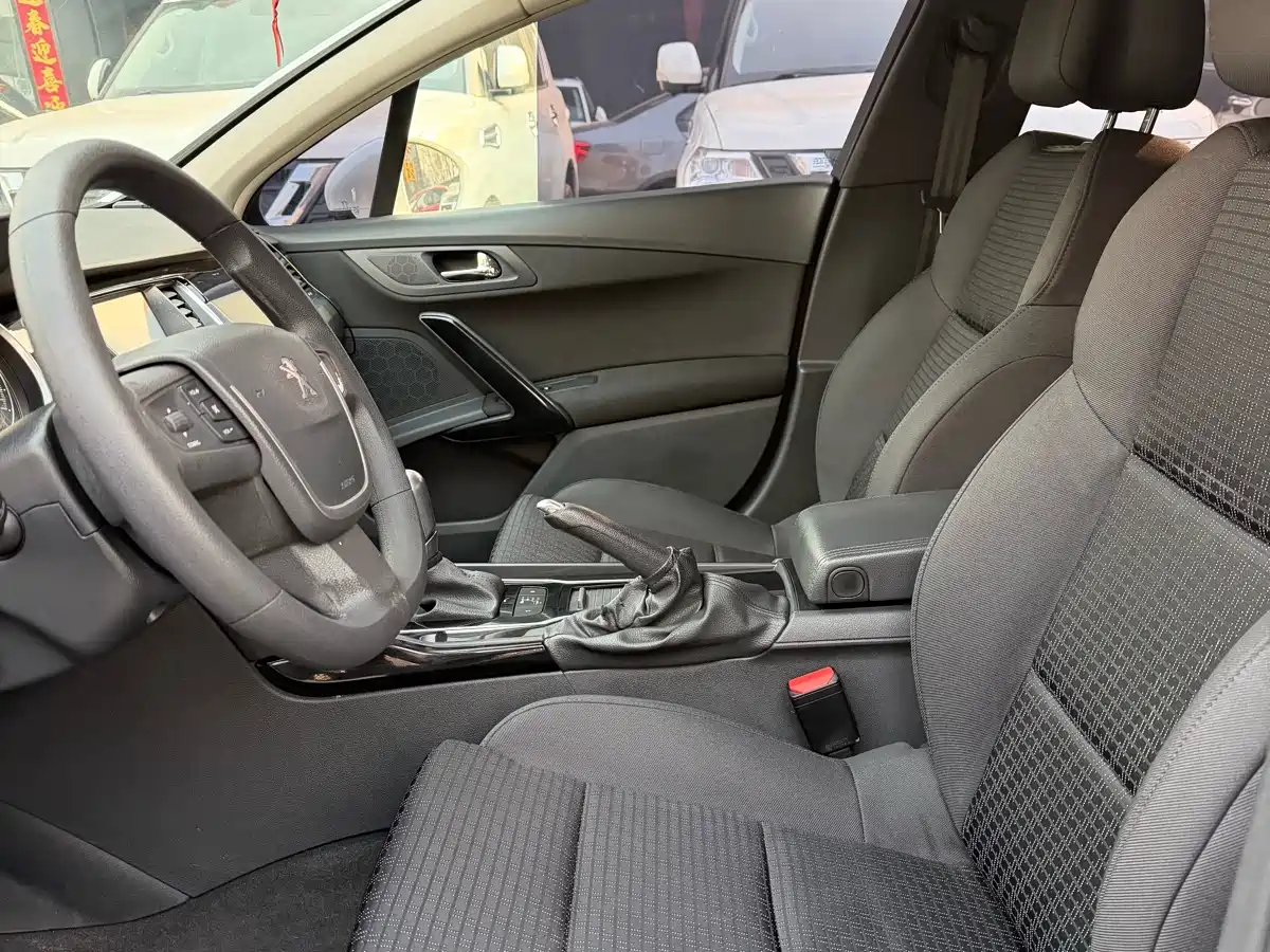 Peugeot 508 2013 2.0L 2nd Anniversary Auto Sunroof Classic Edition фото 4