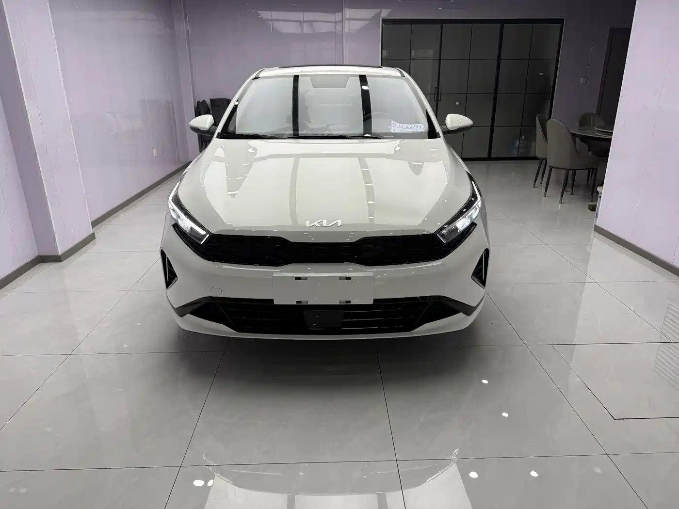 Kia K3 2023 Model 1.5L CVT Luxury Edition фото 2