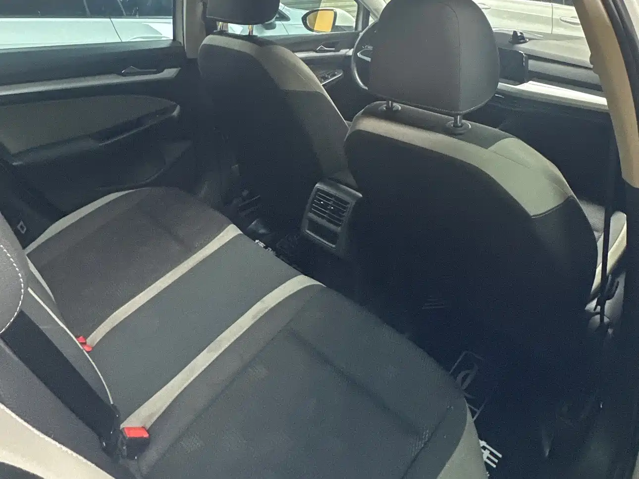 Volkswagen Golf 2021 200TSI DSG фото 6