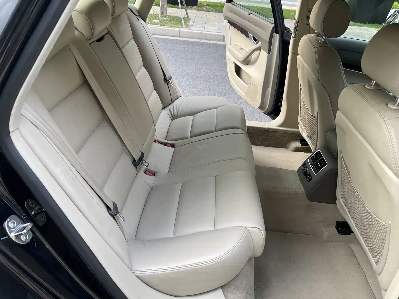 Audi A6L 2011 3.0 TFSI quattro Luxury фото 15