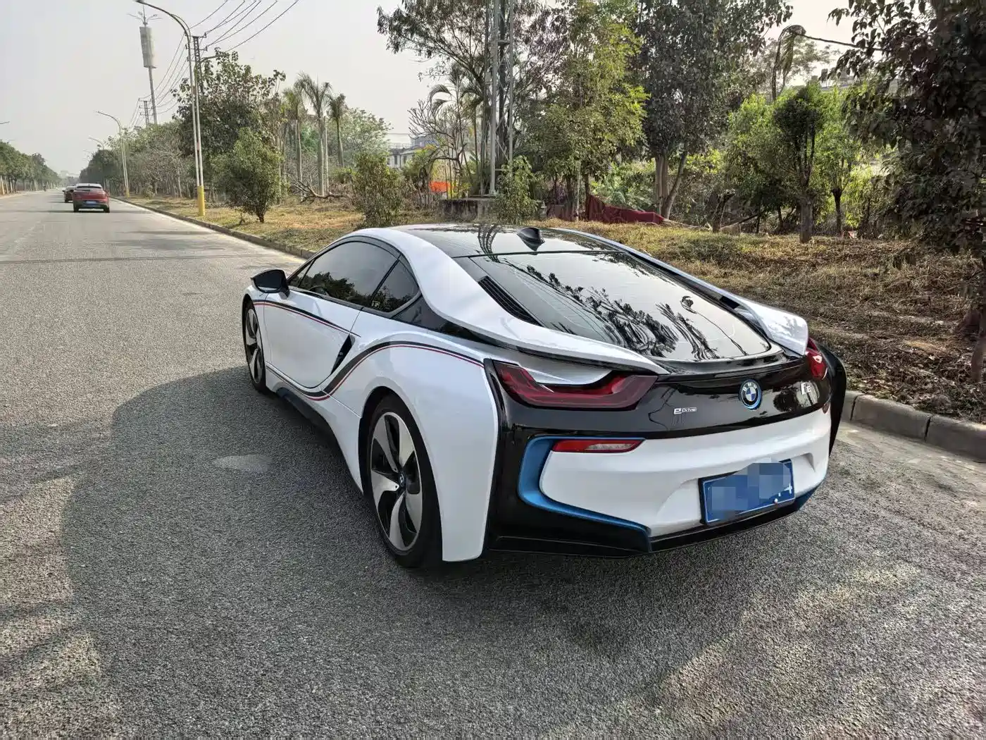 BMW I8