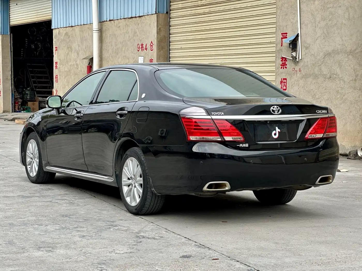 Toyota Crown 2012 2.5L Royal Leather Edition фото 7