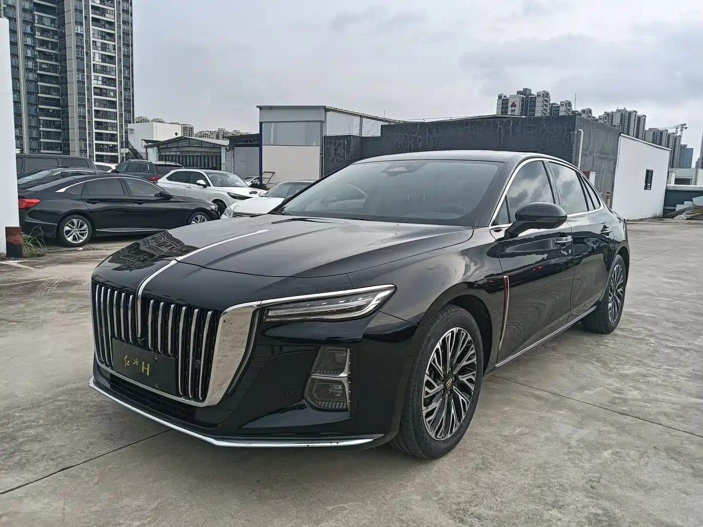Hongqi H5 2024 2.0T Automatic Smart Connect Flag Smooth Edition