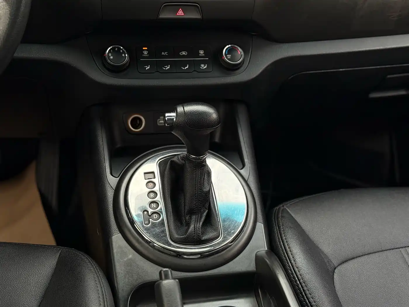 Kia Sportage 2016 2.0L Automatic 2WD GL фото 9