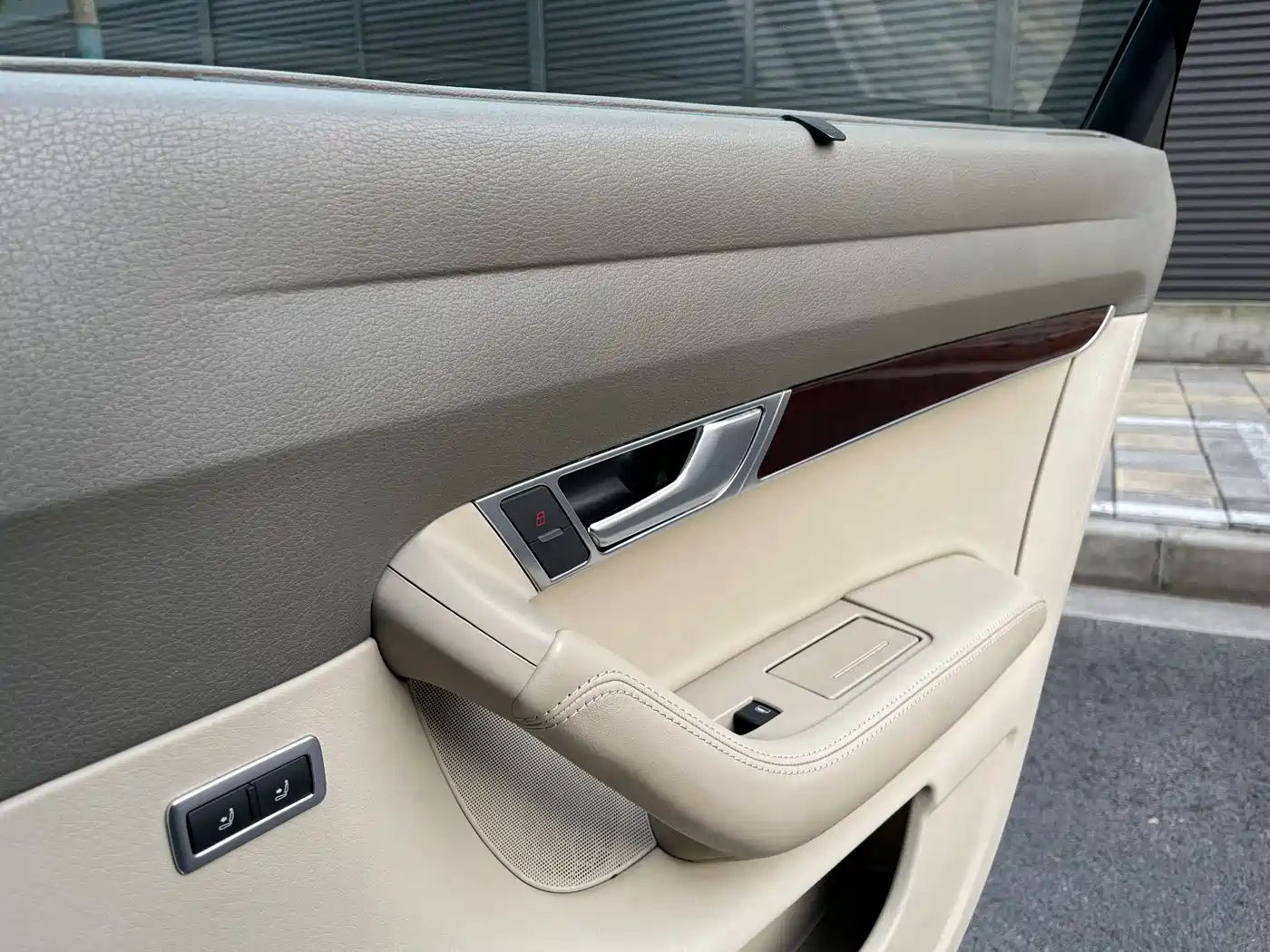 Audi A6L 2011 3.0 TFSI quattro Luxury фото 17