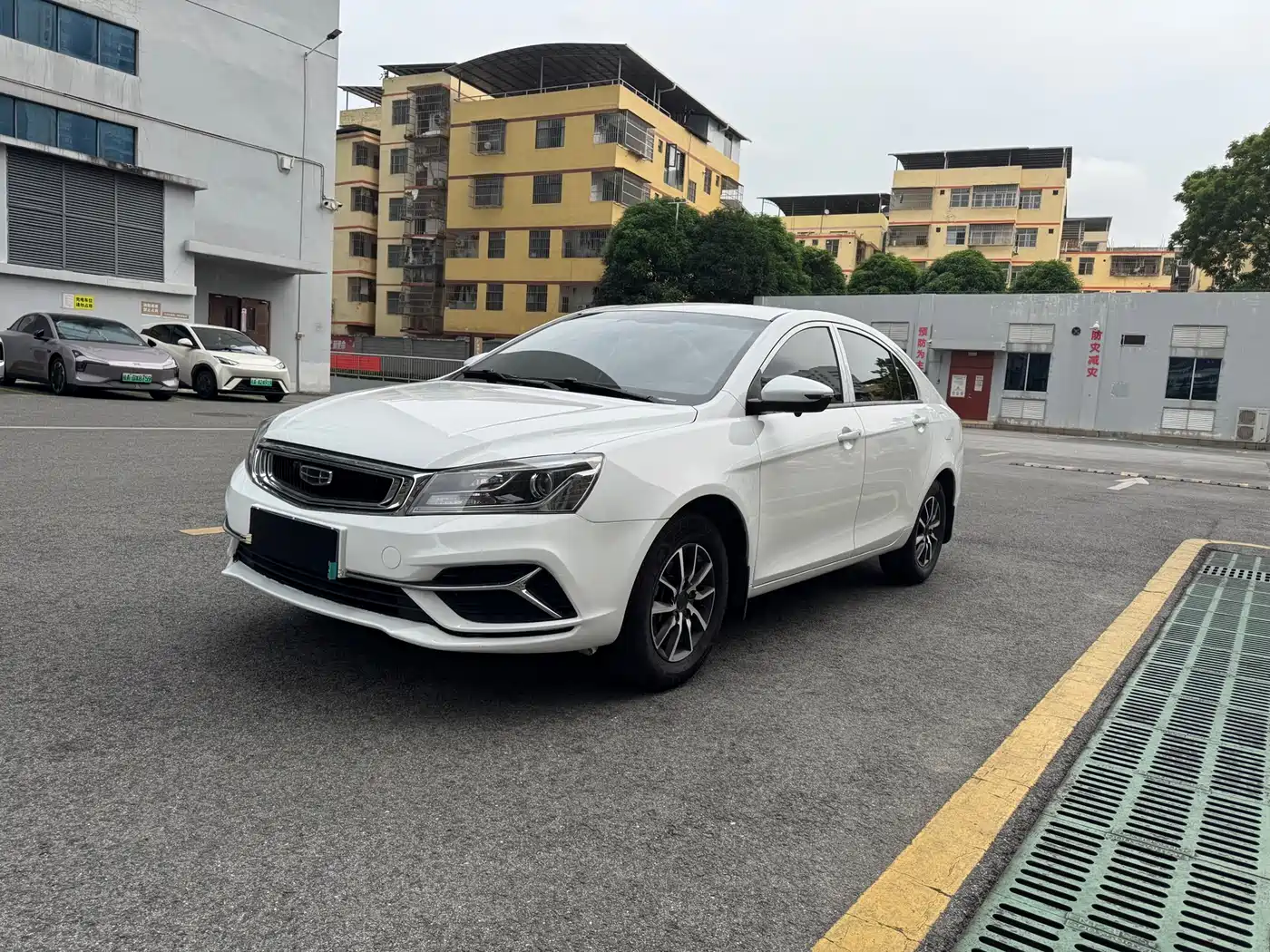 Фото 1 - Geely Emgrand