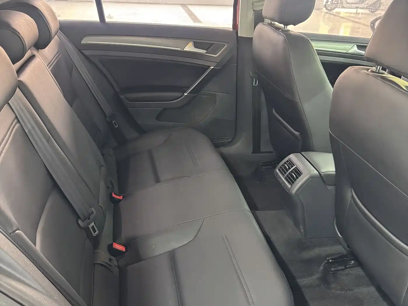 Volkswagen Golf 2015 1.6L Automatic Comfort фото 5