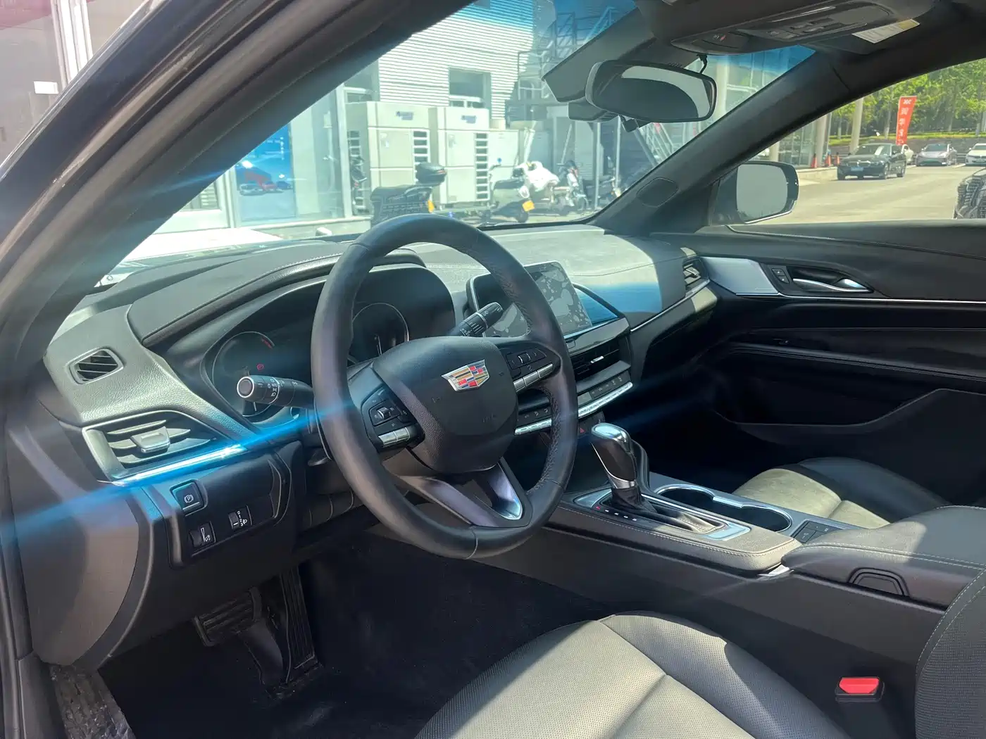 CADILLAC CT4