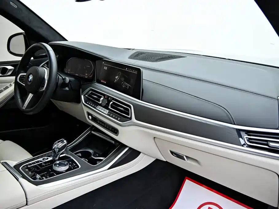 BMW X7 2022 xDrive40i Exclusive M Sport Package фото 16