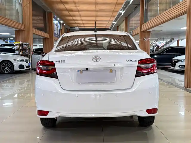Toyota Vios 2022 1.5L CVT Venture CARE Edition — фото 5