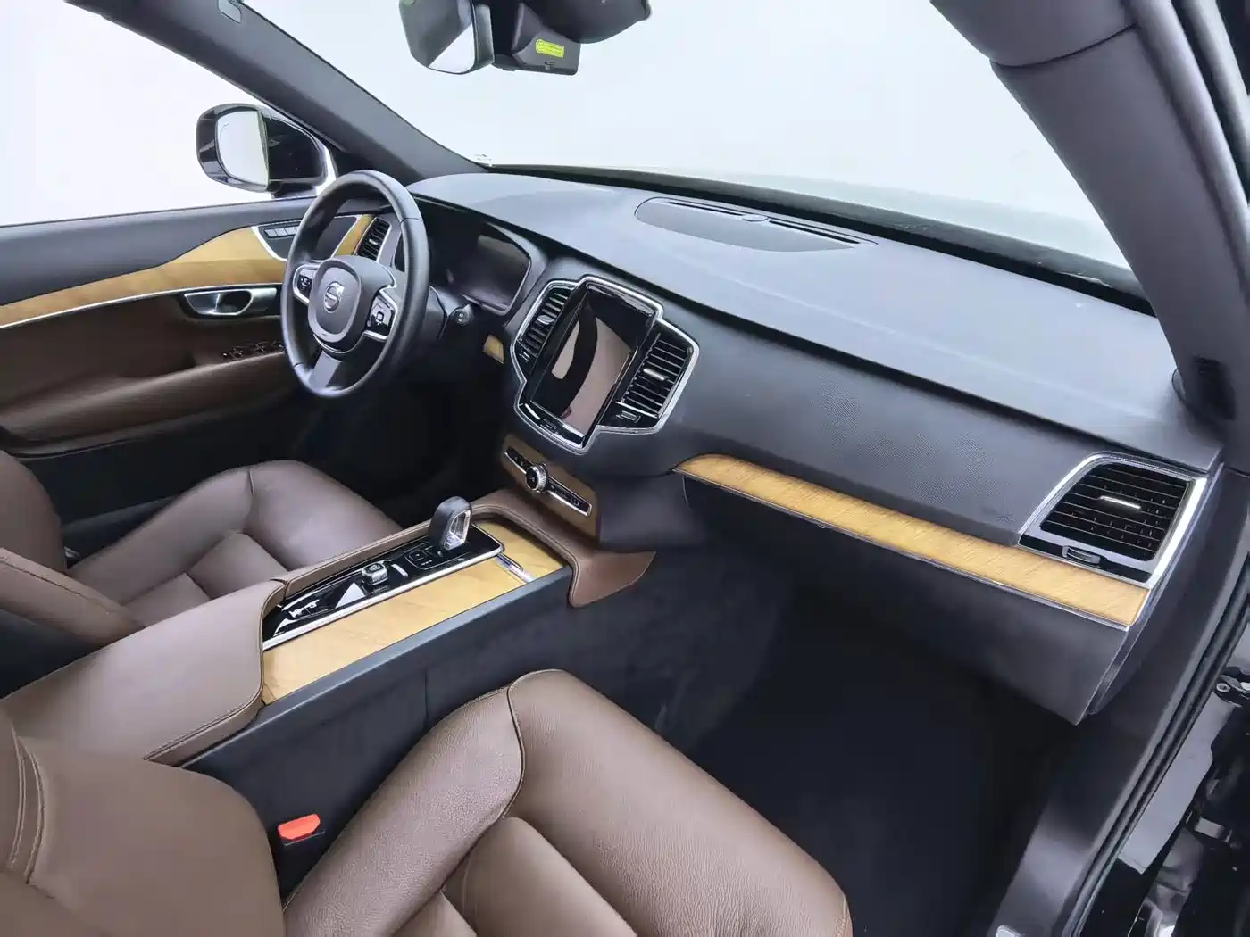 Фото 7 - Volvo XC90