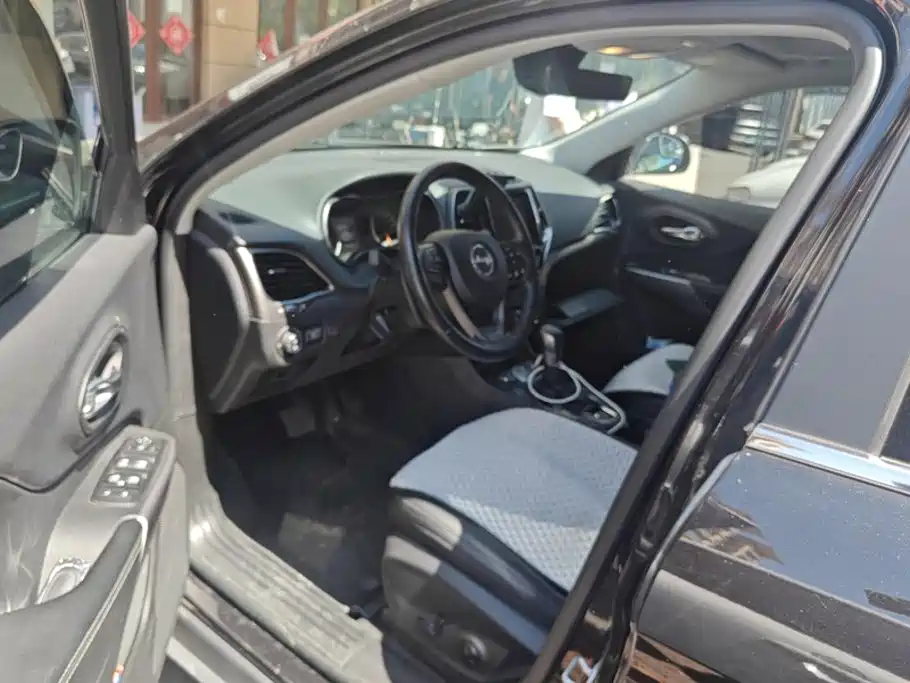Jeep Cherokee 2021 2020 2.0T AWD Luxury Edition