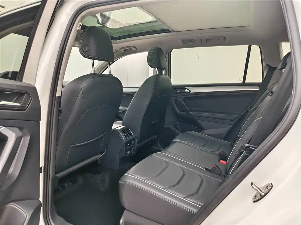 VOLKSWAGEN TIGUAN L NEW ENERGY