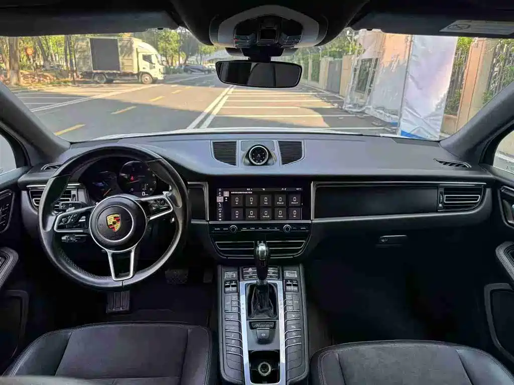 Porsche Macan 2018 Macan 2.0T фото 6