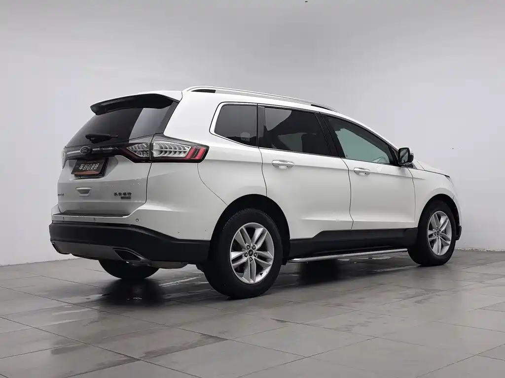 Фото 2 - Ford Edge