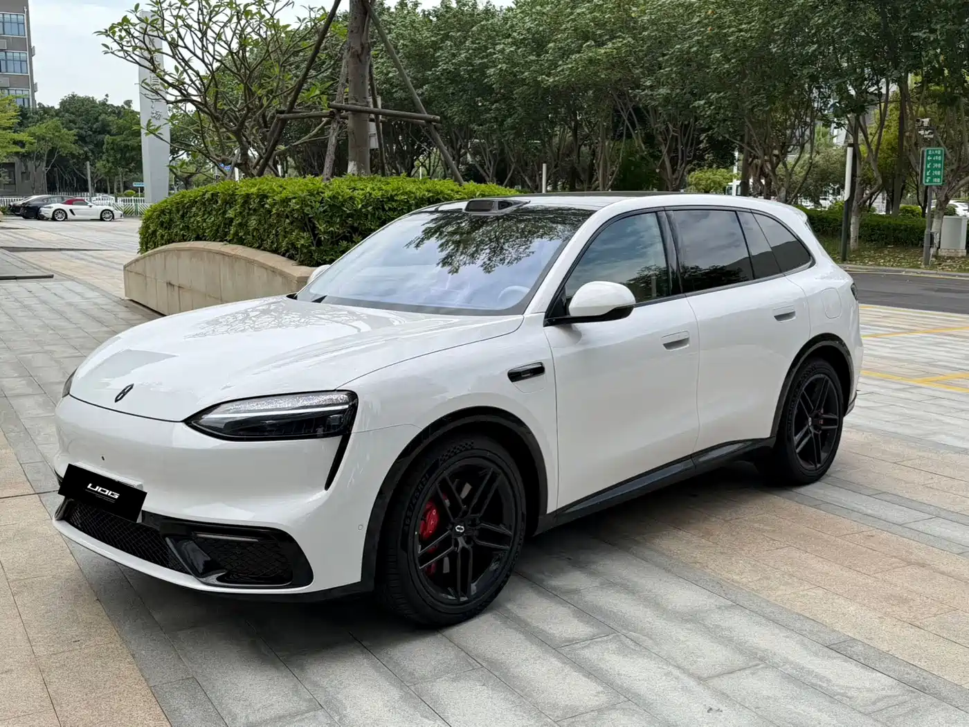 AITO Wenjie AITO M6