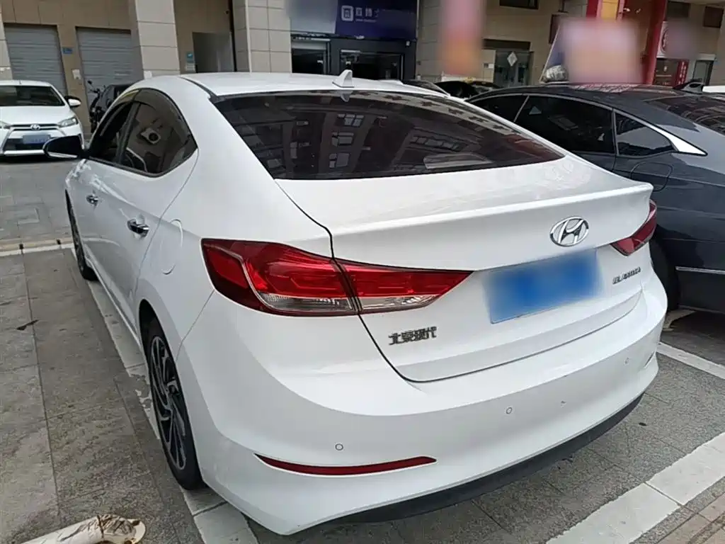 Hyundai Elantra 2020 1.5L CVT Smart Style·Elite фото 5