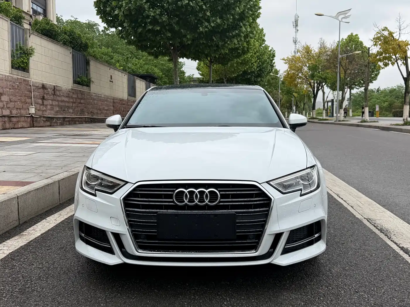 Audi A3 2017 Limousine 35 TFSI Fashion фото 2