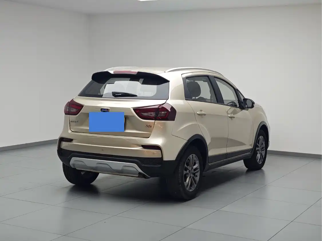 Фото 4 - Geely Vision X3