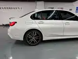 Photo 16 - BMW 3 Series