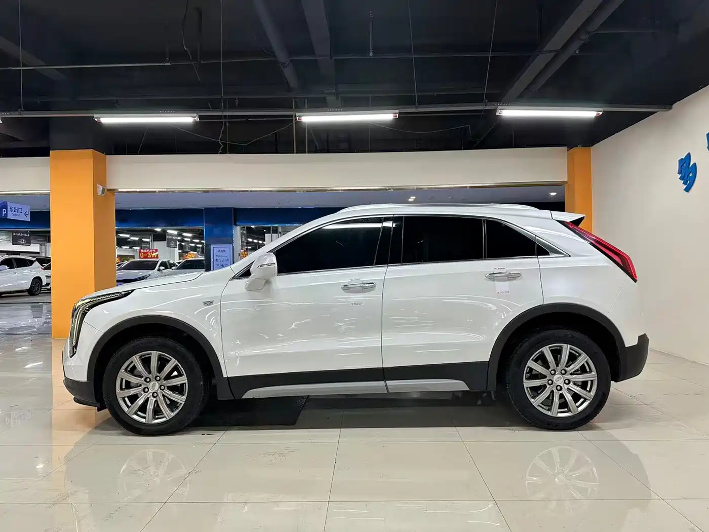 Cadillac XT4 2020 28T FWD Leading Trim фото 16