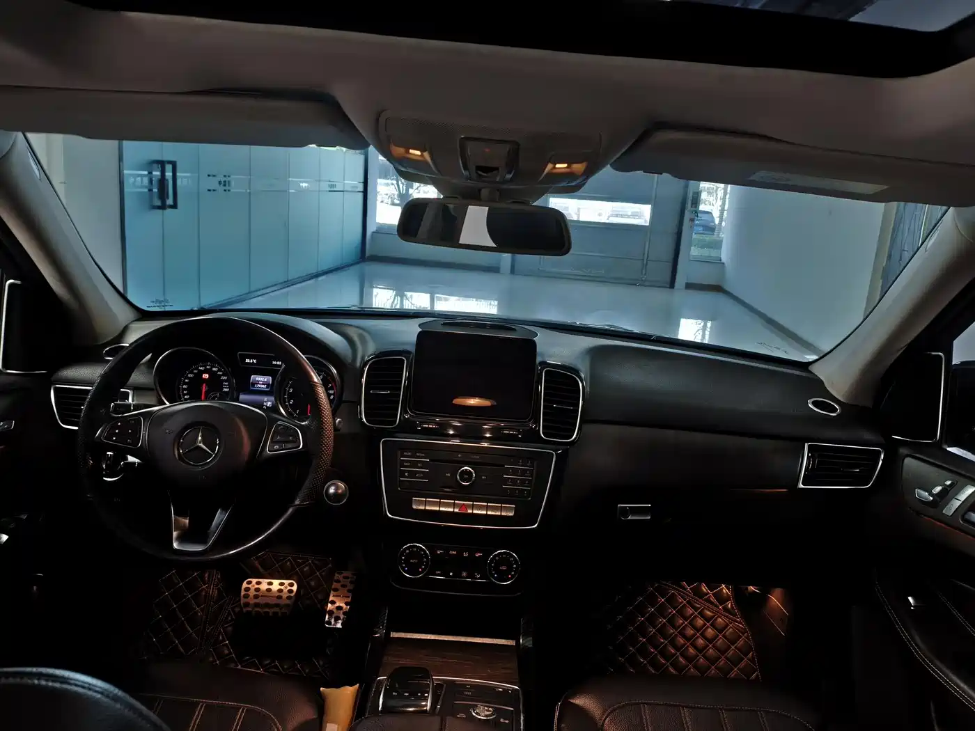 Mercedes-Benz GLE 2016 GLE 320 4MATIC Luxury фото 11