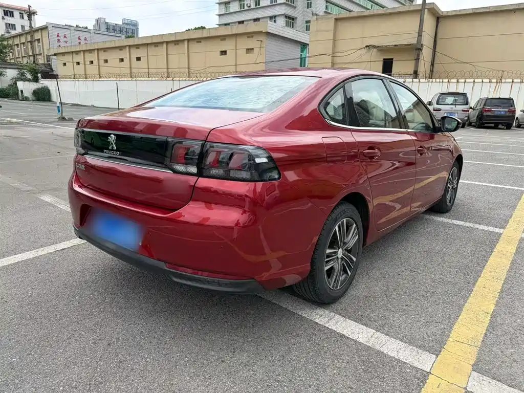 Peugeot 308 2018 1.6L Auto Luxury Edition фото 7