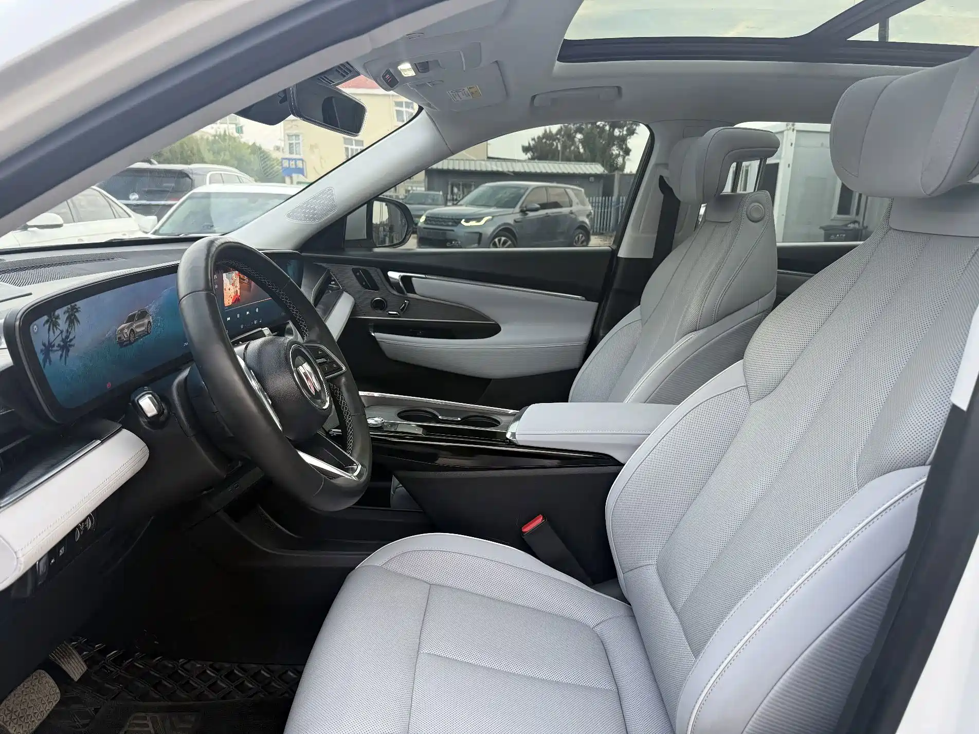 Photo 3 - Buick E5