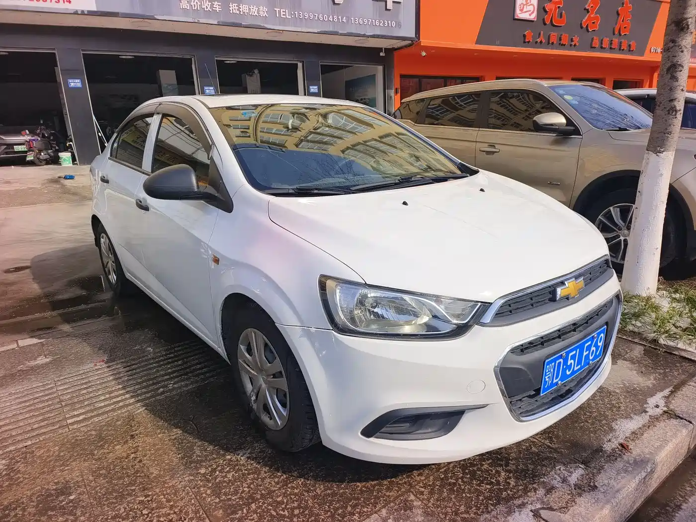 Chevrolet Aveo 2014 Sedan 1.4SL AT Fashion Sunroof Edition фото 3
