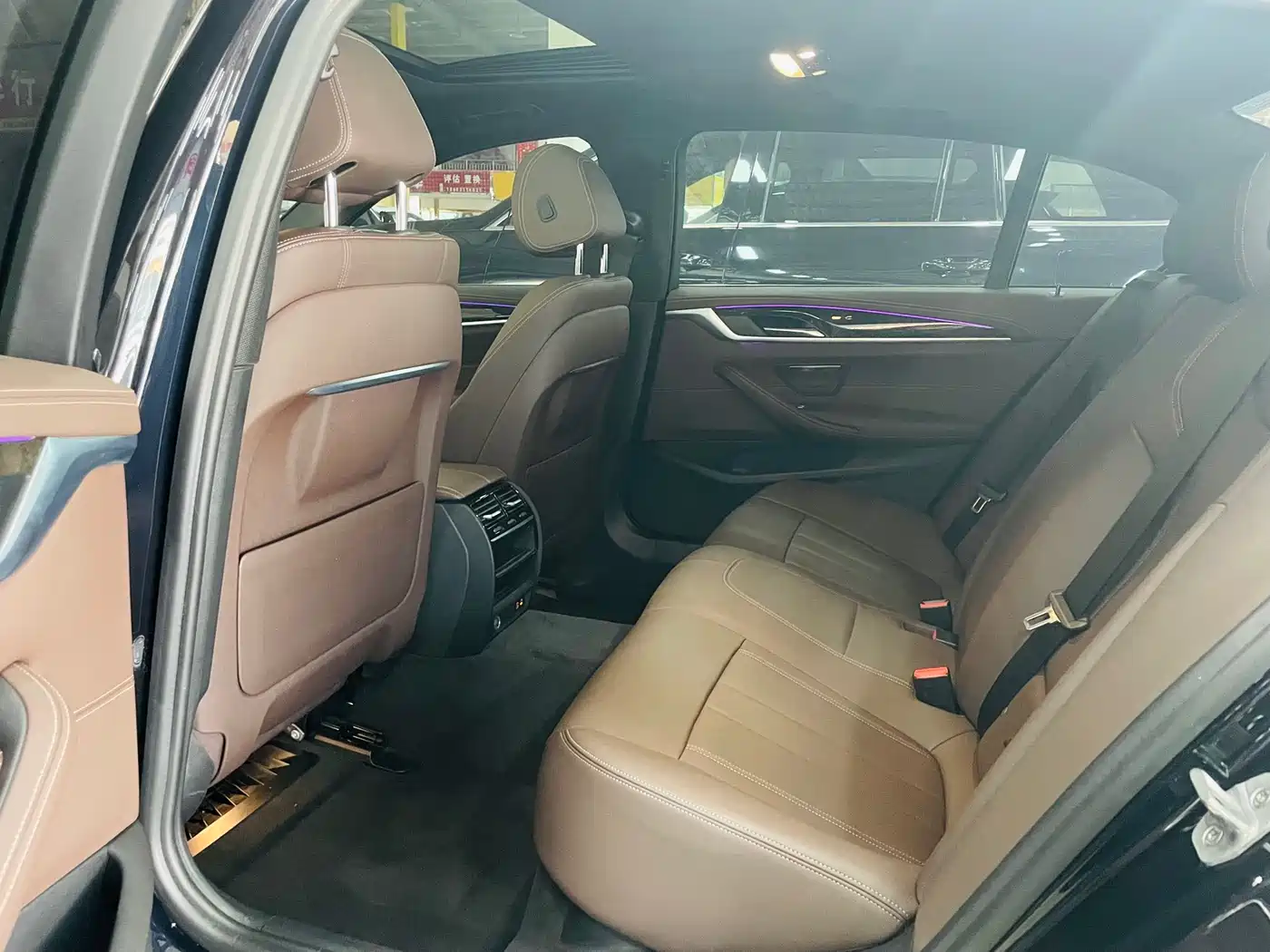BMW 5 Series 2020 525Li M Sport Package фото 10