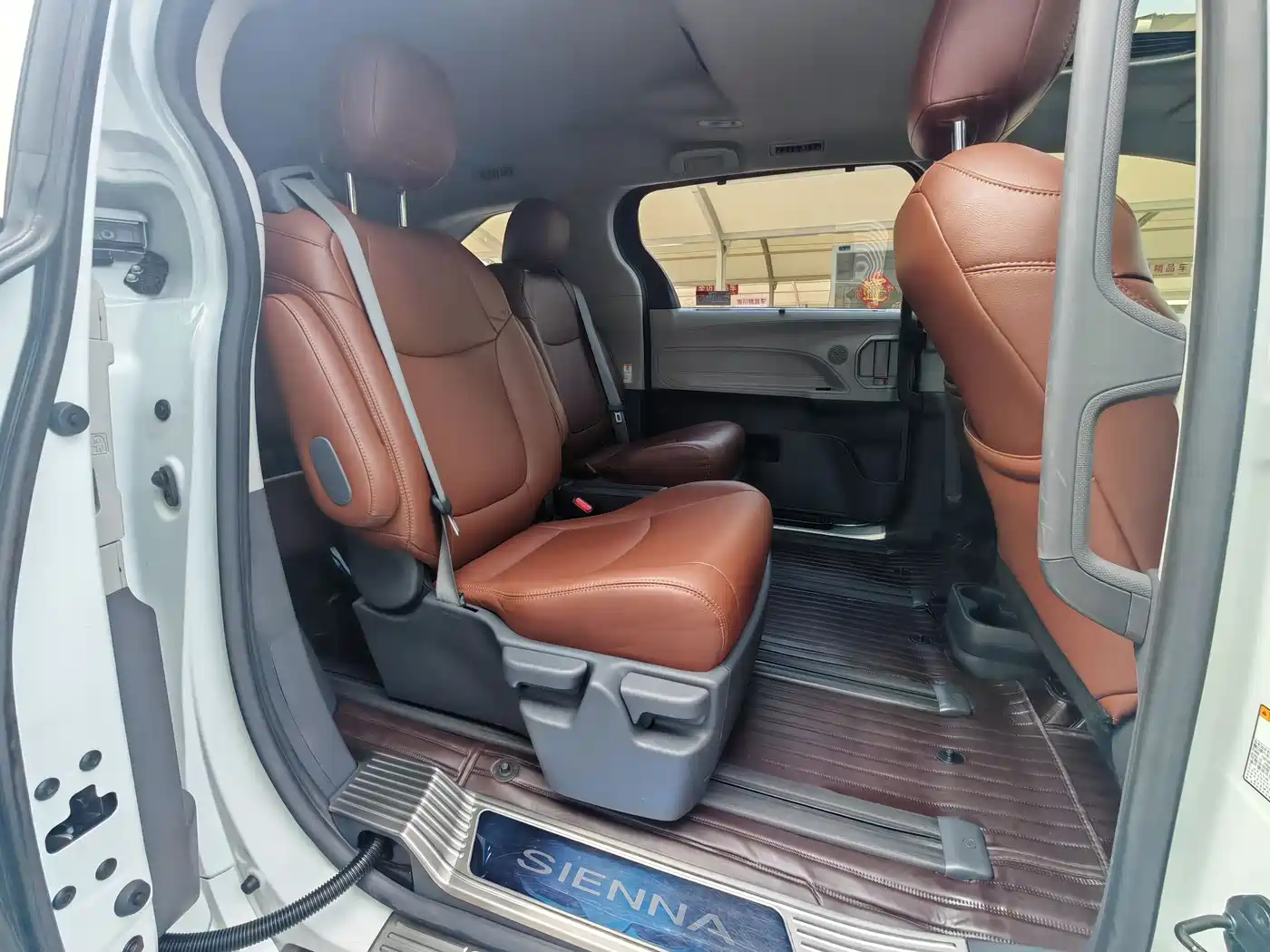 Toyota Sienna 2023 2.5L Hybrid Comfort Edition фото 18