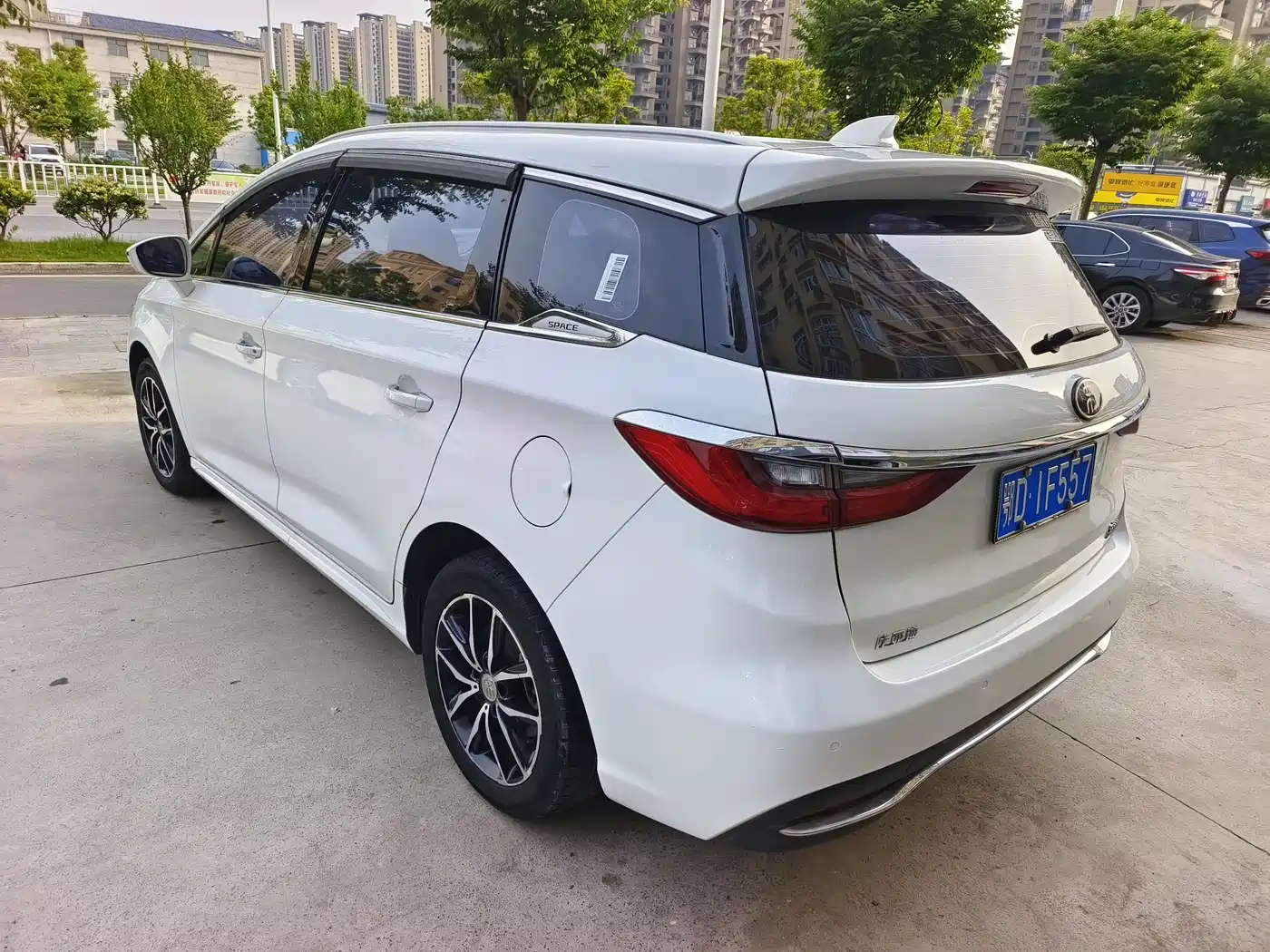 BYD Song MAX 2017 1.5T Auto Smart Elite 7-Seater фото 6