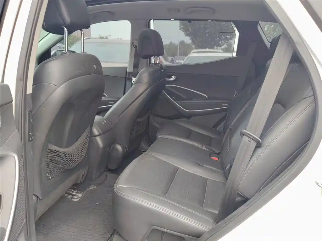 Hyundai Santa Fe 2013 Facelift 2.4L Automatic 4WD Smart фото 13