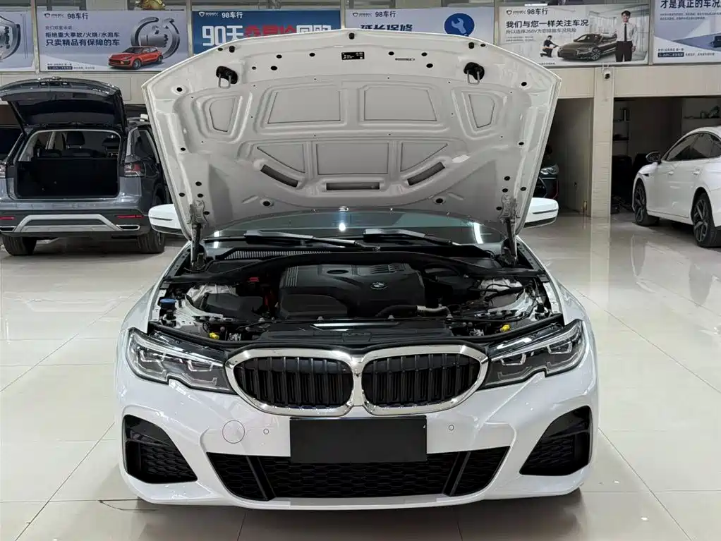 BMW 3 SERIES