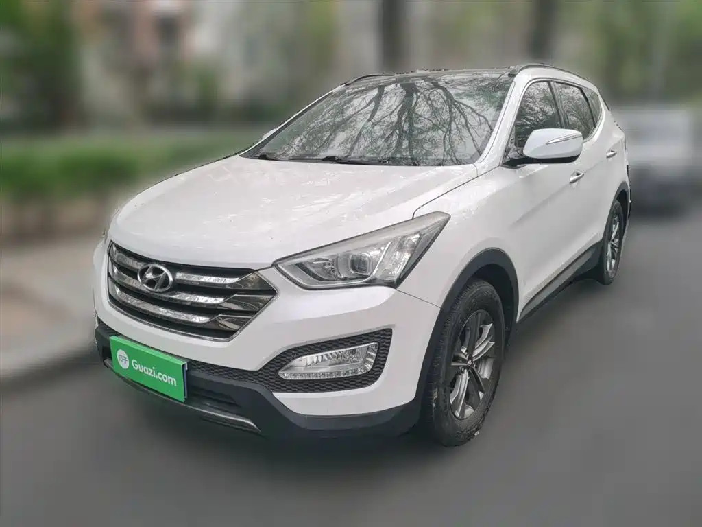 Hyundai Santa Fe 2013 Facelift 2.4L Automatic 4WD Smart фото 2