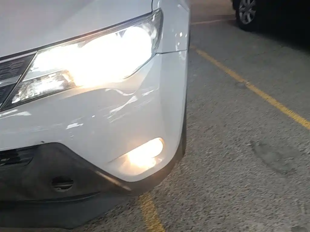 Toyota RAV4 Rongfang 2015 2.0L CVT 2WD Trend Edition фото 24