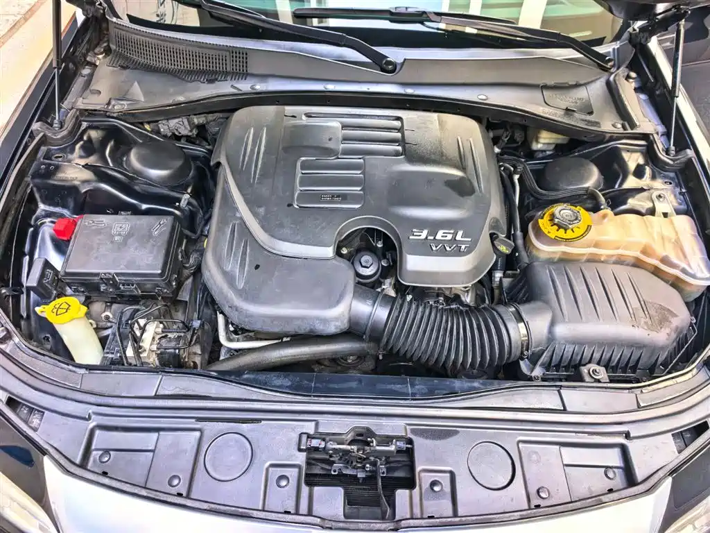 Chrysler 300C (Import) 2014 2013 3.6L Premium Edition