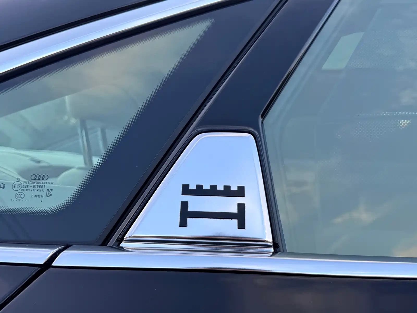 Фото 22 - Audi A8