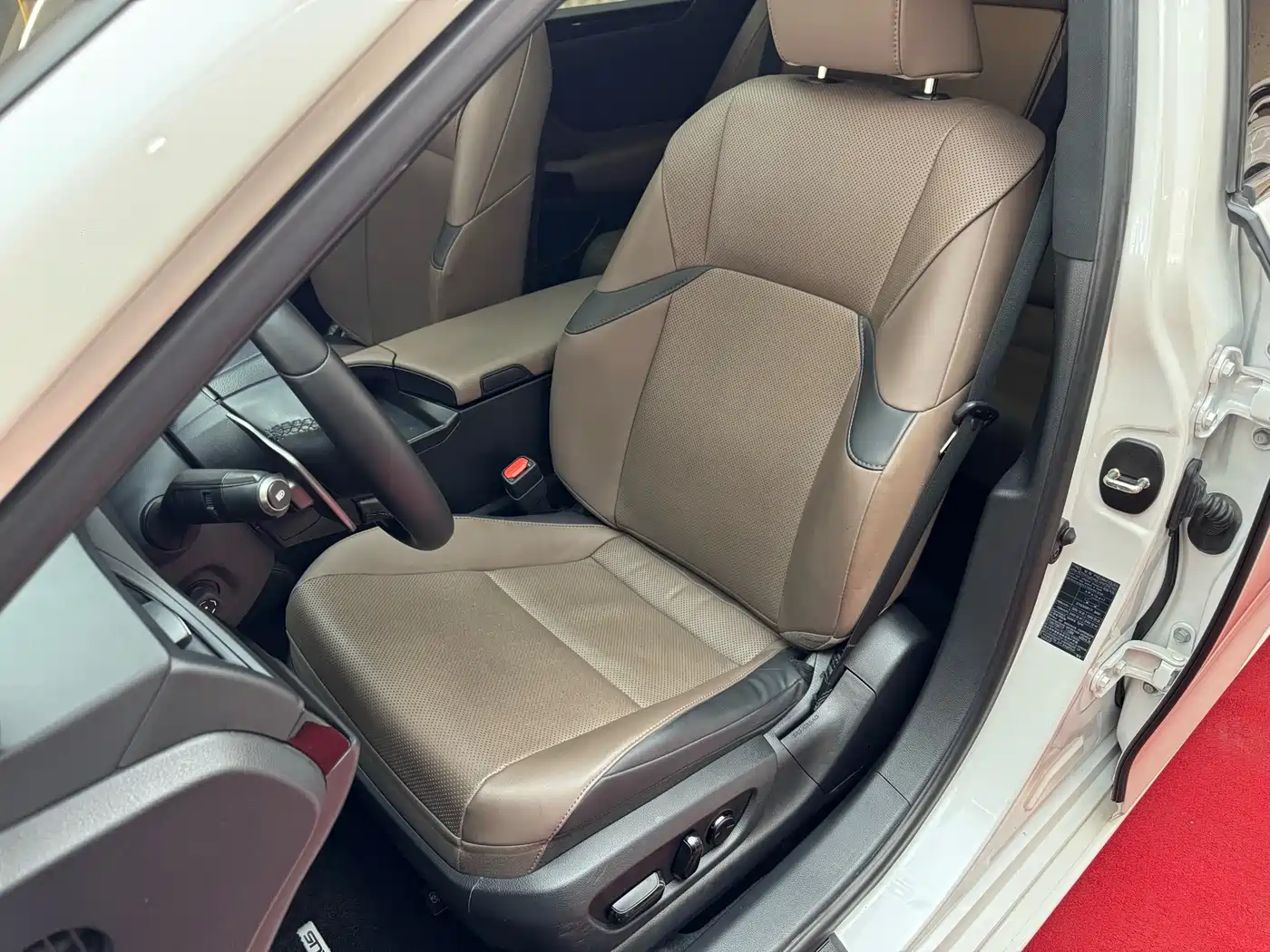 Lexus ES 2023 200 Excellence Edition фото 32