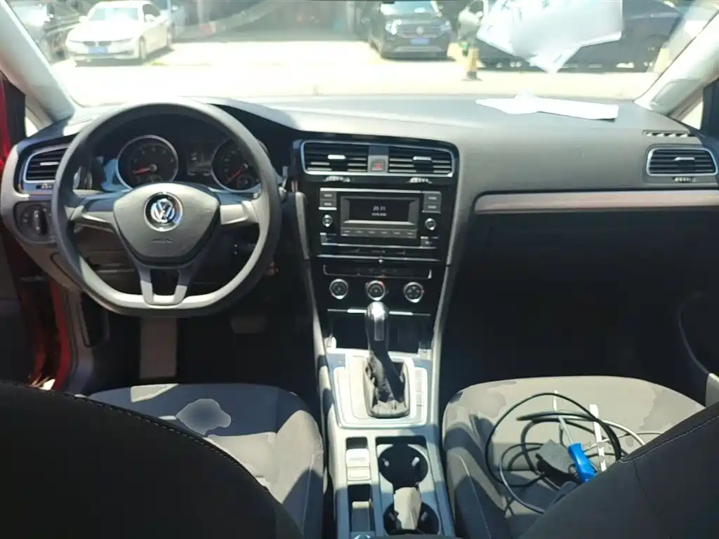 Volkswagen Golf 2018 1.6L Automatic Fashion фото 10
