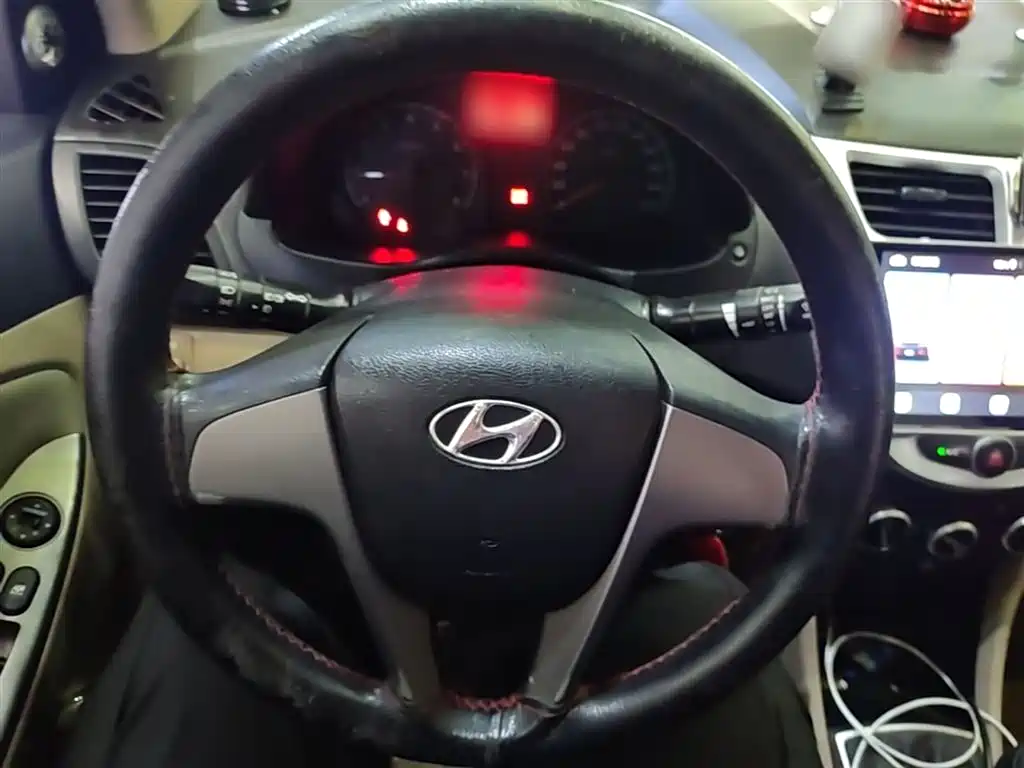 Hyundai Verna 2016 1.4L Manual Smart GLS фото 11
