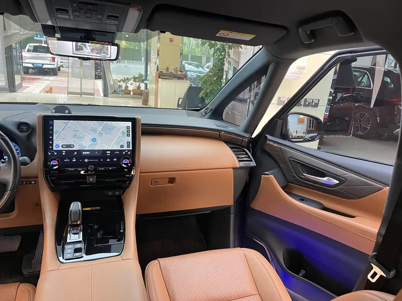 Toyota Vellfire 2024 Crown Hybrid 2.5L Premium Edition фото 20