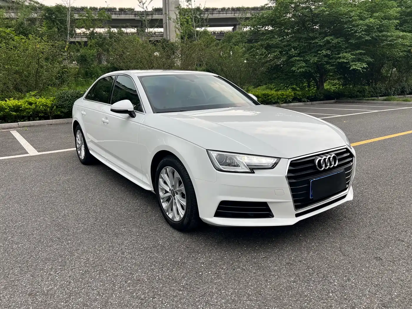 Audi A4L 2017 40 TFSI Progressive фото 3